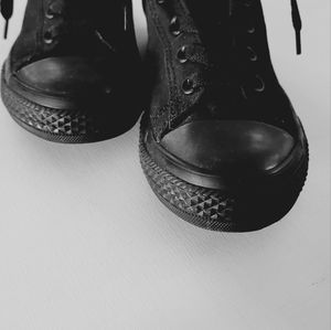 Black Converse size 4 youth One Star